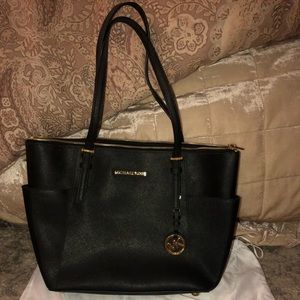 Micheal Kors Purse